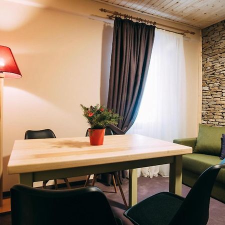 Hotel La Conac In Bucovina Gura Humorului Exterior foto