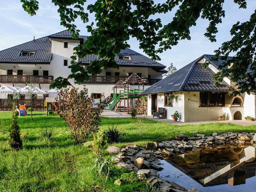 Hotel La Conac In Bucovina Gura Humorului Exterior foto