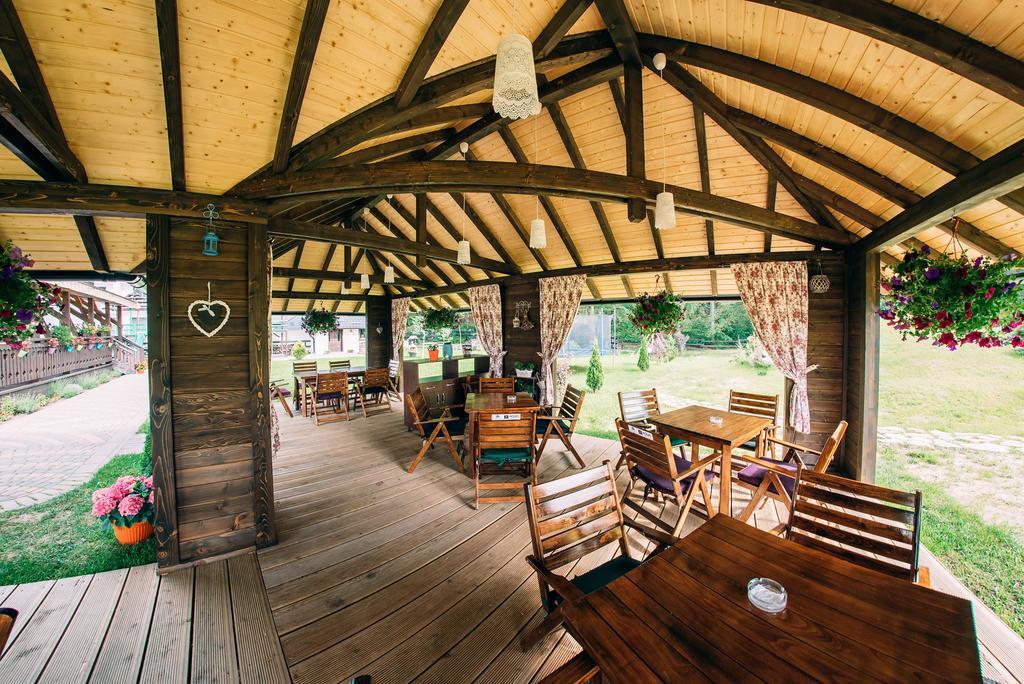 Hotel La Conac In Bucovina Gura Humorului Exterior foto
