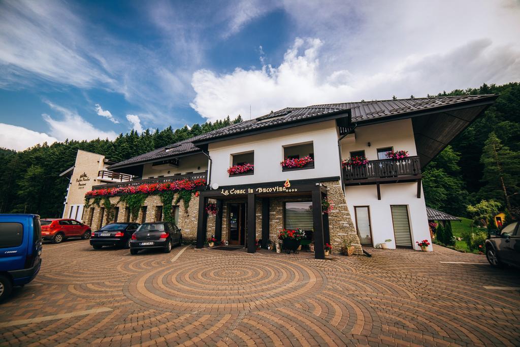 Hotel La Conac In Bucovina Gura Humorului Exterior foto