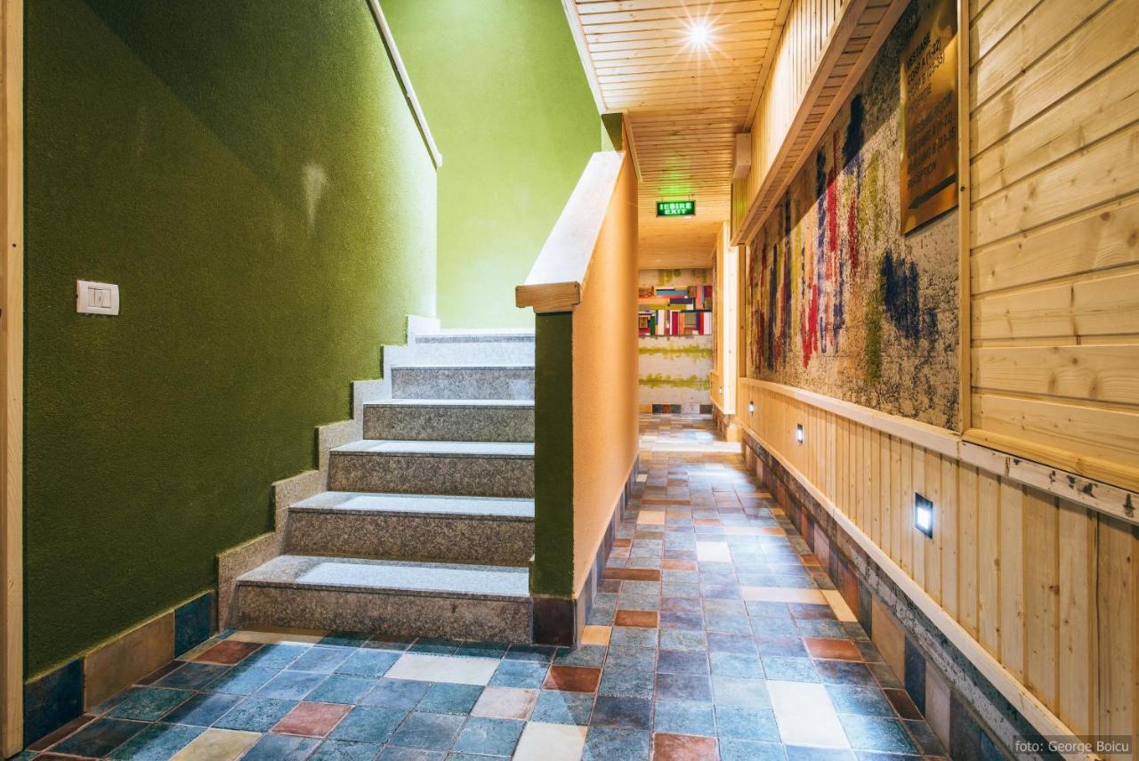 Hotel La Conac In Bucovina Gura Humorului Exterior foto