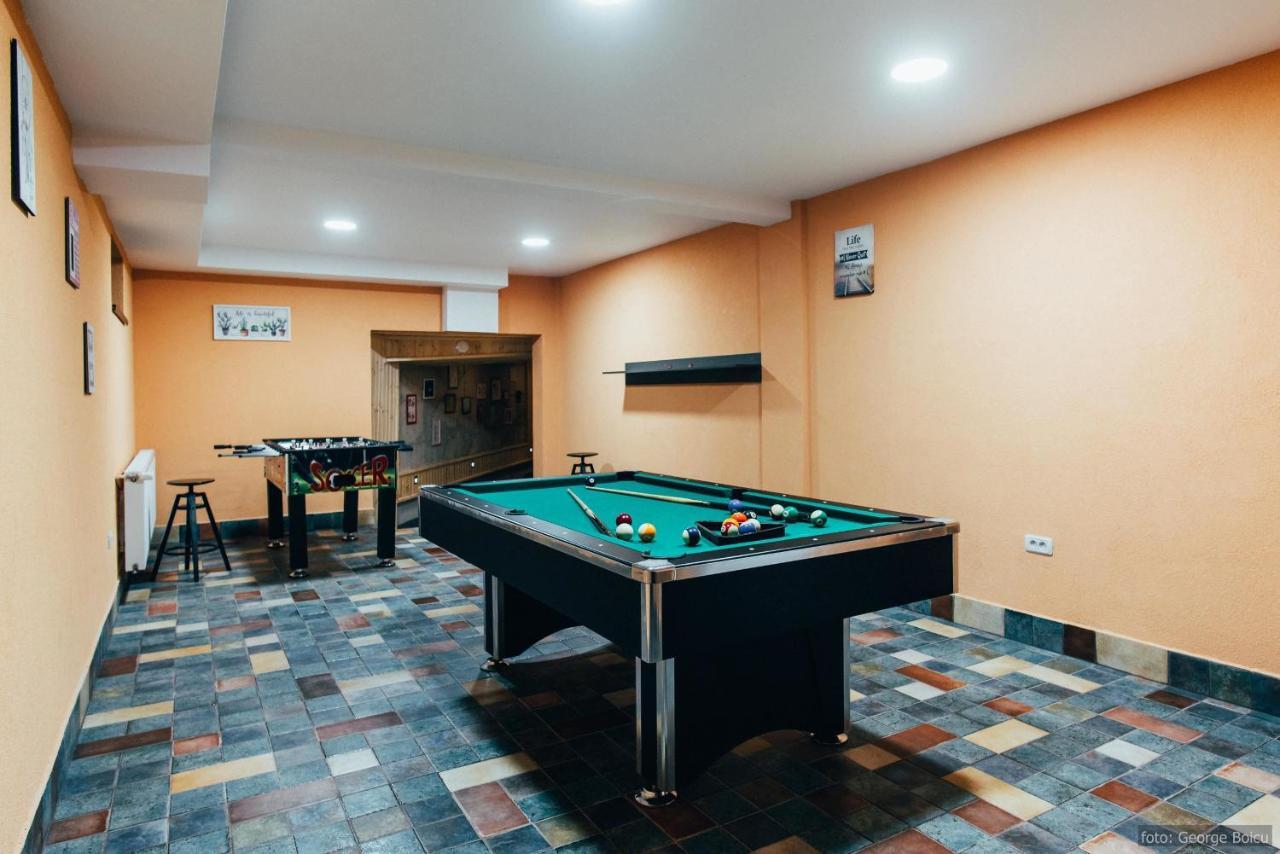 Hotel La Conac In Bucovina Gura Humorului Exterior foto
