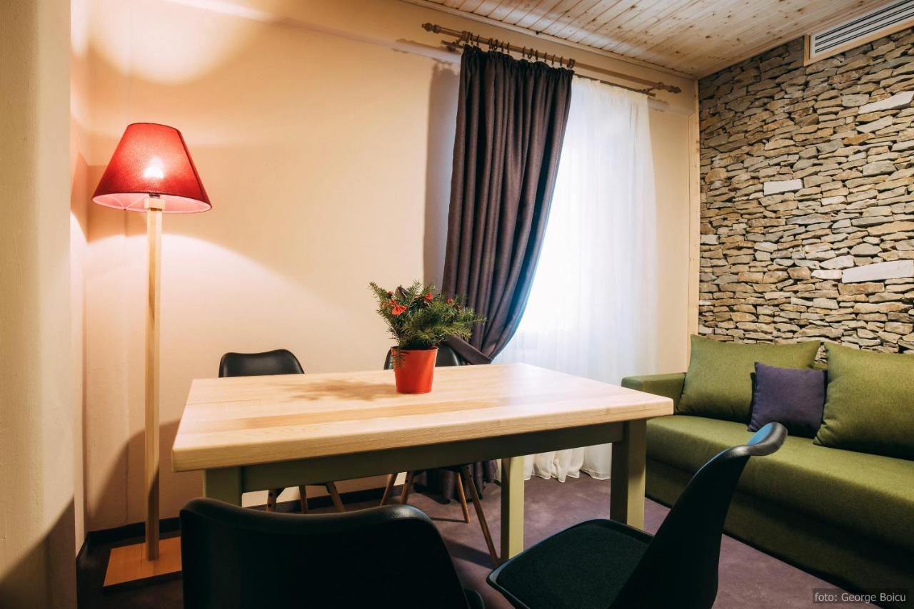 Hotel La Conac In Bucovina Gura Humorului Exterior foto